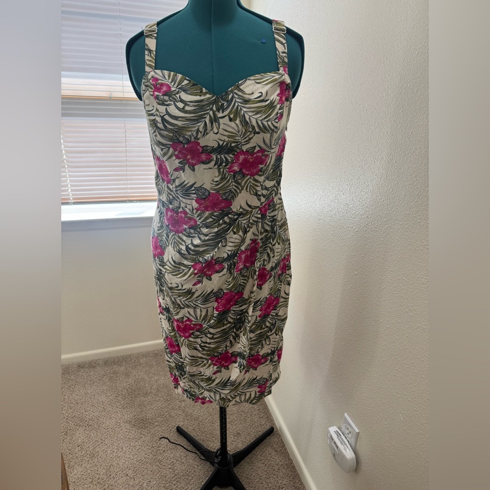 Collectif wiggle Dress with Pink Tropical Design
